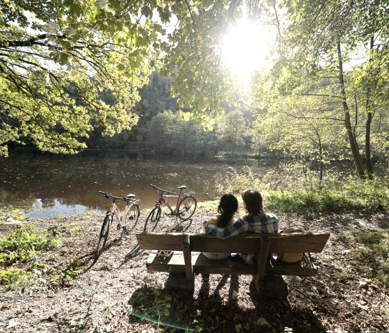 Verschnaupause am Ufer Der Rur, © Eifel-Tourismus GmbH, Dominik Ketz