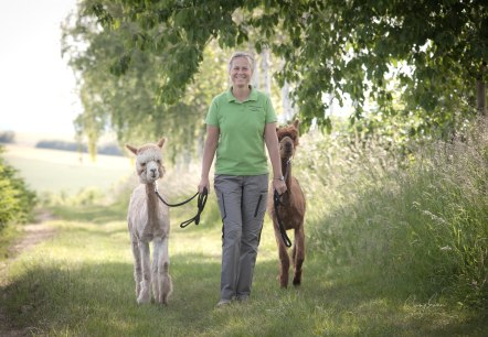 Alpakawanderung durch die Natur, © Anne Knein