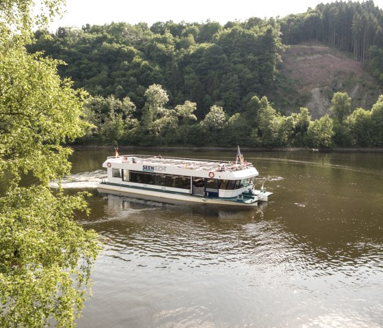 Retour à Einruhr en toute décontraction grâce à la navigation sur la Rurse., © Eifel Tourismus GmbH, Dominik Ketz