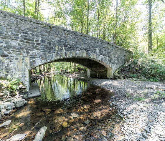 Steinbrücke, © Eifel Tourismus GmbH, A. Röser - shapefruit AG