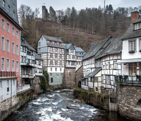 deux-sections-du-chemin-autour-de-monschau-avec-voe