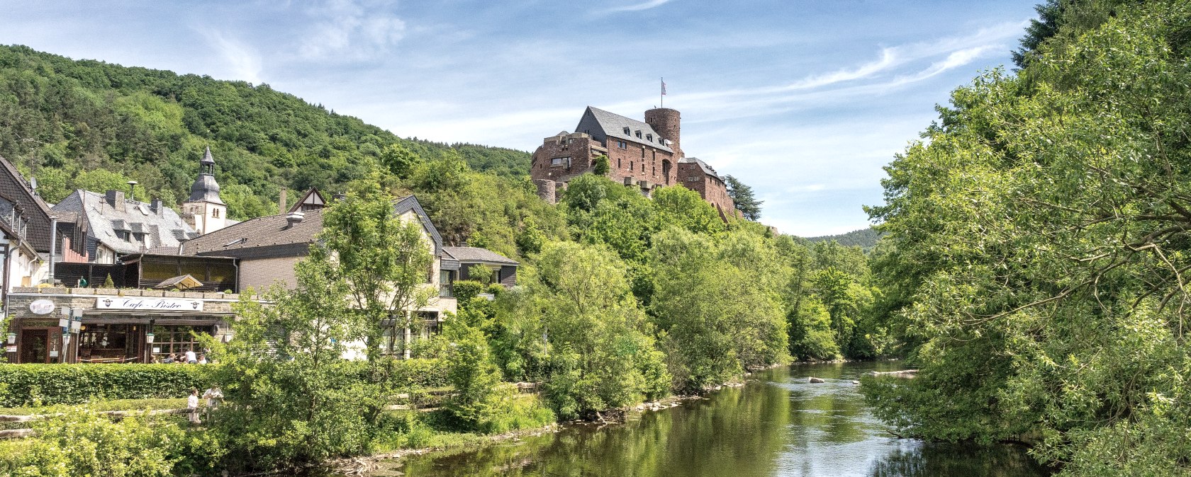 heimbach-burg-hengebach-c-rureifel-tourismus-ev-karl-georg-mueller