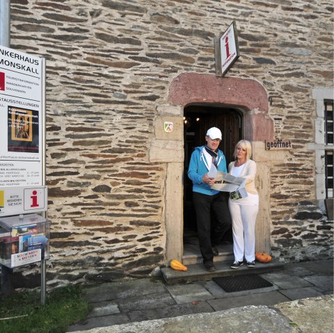 Mitten im wunderschönen Erholungsort Simonskall liegt das Junkerhaus mit der kleinen Tourist-Informationen.