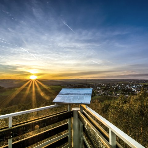 Das perfekte Finale eines tollen Wandertages: Die Aussicht vom Krawutschketurm, © Andy Holz - huertgenwaldwetter.de