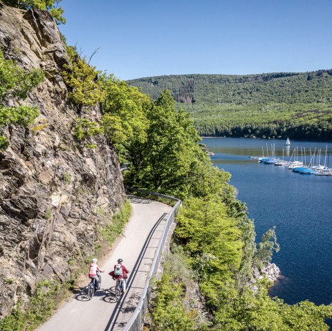 Auf dem RurUfer-Radweg zwischen Woffelsbach & Eschauel, © grünemtropole e.V. - Dennis Stratmann