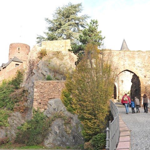 Die Burg Hengebach ist nur eine von unseren Sehenswürdigkeiten