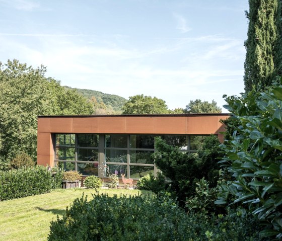 Garden view of the sun room