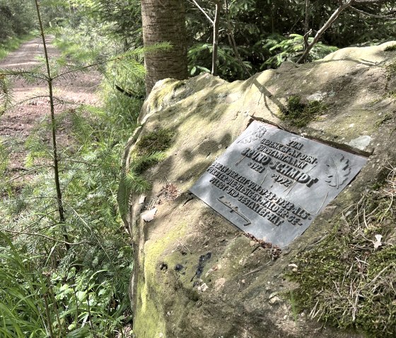 Gedenkstein entlang der Wanderung Nr. 43, © Rureifel-Tourismus e.V., Michelle Wiesen