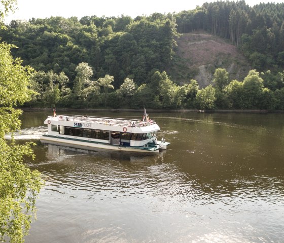 By boat through the Eifel National Park, © Eifel Tourismus GmbH, D. Ketz