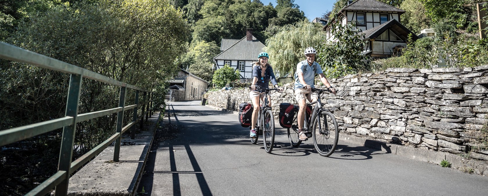 Rurufer-Radweg bei Monschau, © Eifel-Tourismus GmbH, Dennis Stratmann