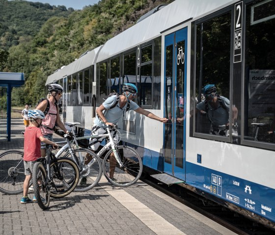 Mit der Rurtalbahn nach Heimbach in der Rureifel, © Dennis Stratmann | Grünmetropole e.V.