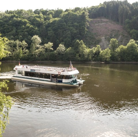 En bateau à travers le parc national de l'Eifel, © Eifel Tourismus GmbH, D. Ketz