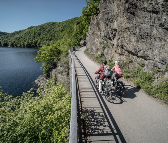 Entlang des Rursees in Woffelsbach, © grünmetropole - Dennis Stratmann